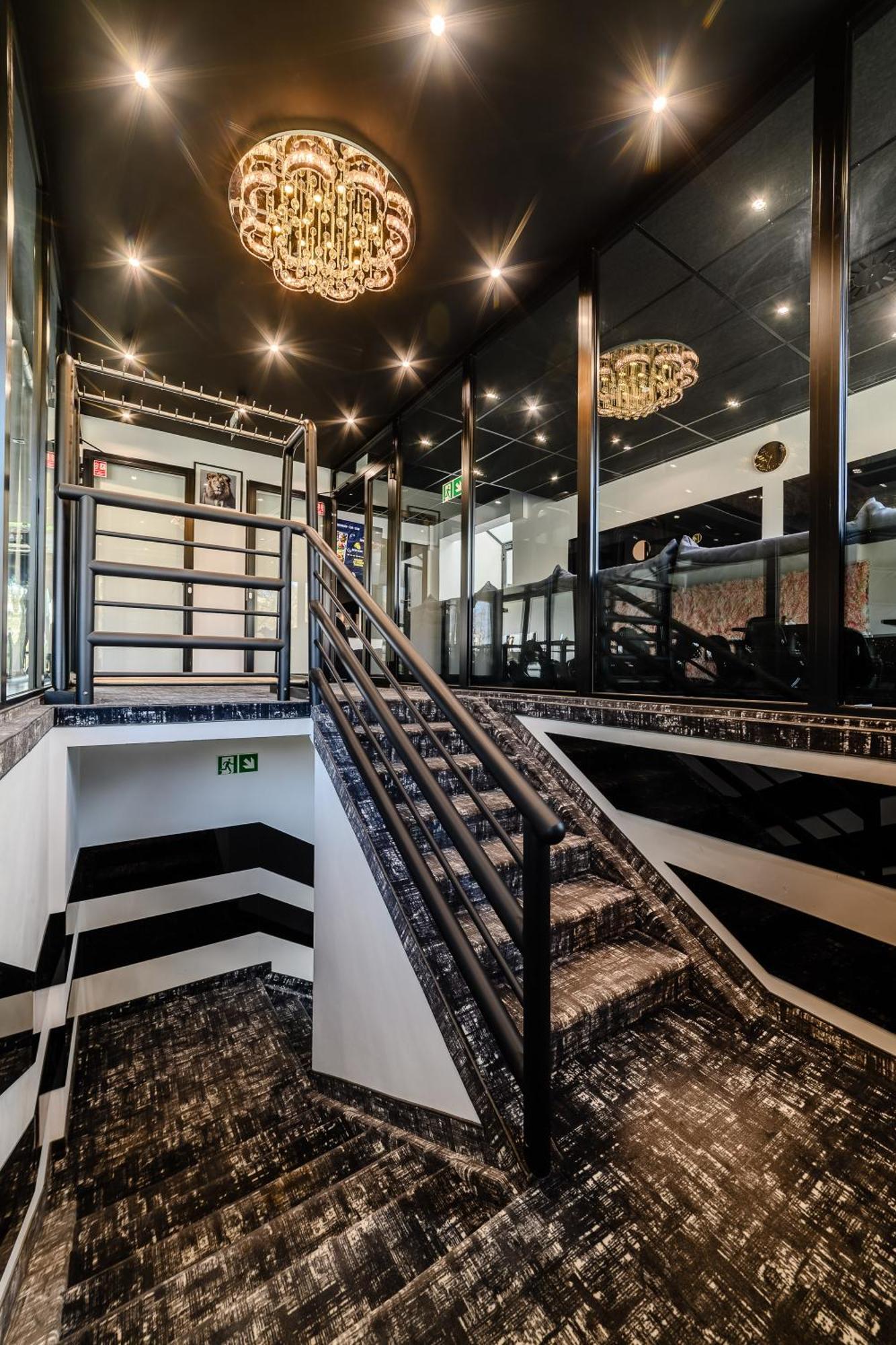 Golden Lion House Bed&Breakfast Румя Экстерьер фото